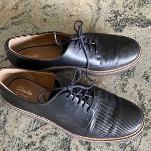 Excellent condition & comfortable black all leather Oxford shoes.